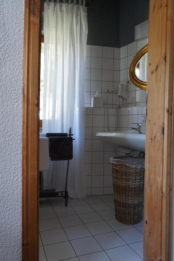 Hotel Garni Altes Winzerhaus Moselschaenke โคเบิร์น-กอนดอร์ฟ ภายนอก รูปภาพ