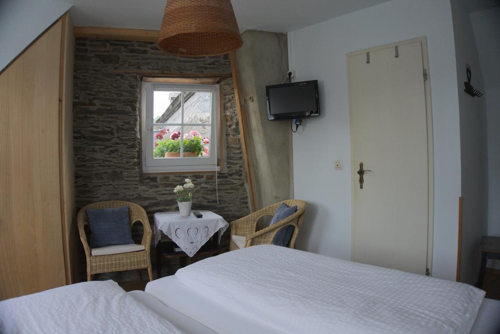 Hotel Garni Altes Winzerhaus Moselschaenke โคเบิร์น-กอนดอร์ฟ ภายนอก รูปภาพ
